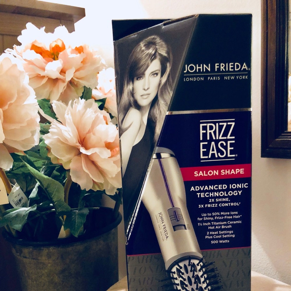 John Frieda Hot Air Brush; 1 1/2 inch